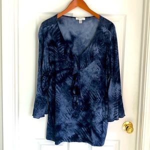 EUC Dress Barn blue dressy 3/4 length sleeve v-neck top